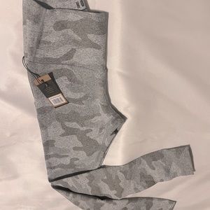 High -Rise tight (camo) work out leggings
